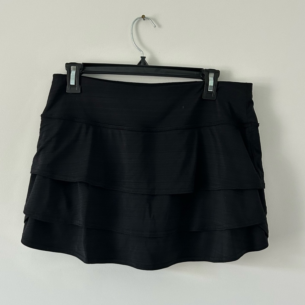 Athleta High Rise Striped Tiered Black Swagger Skort Athletic Tennis Skirt M